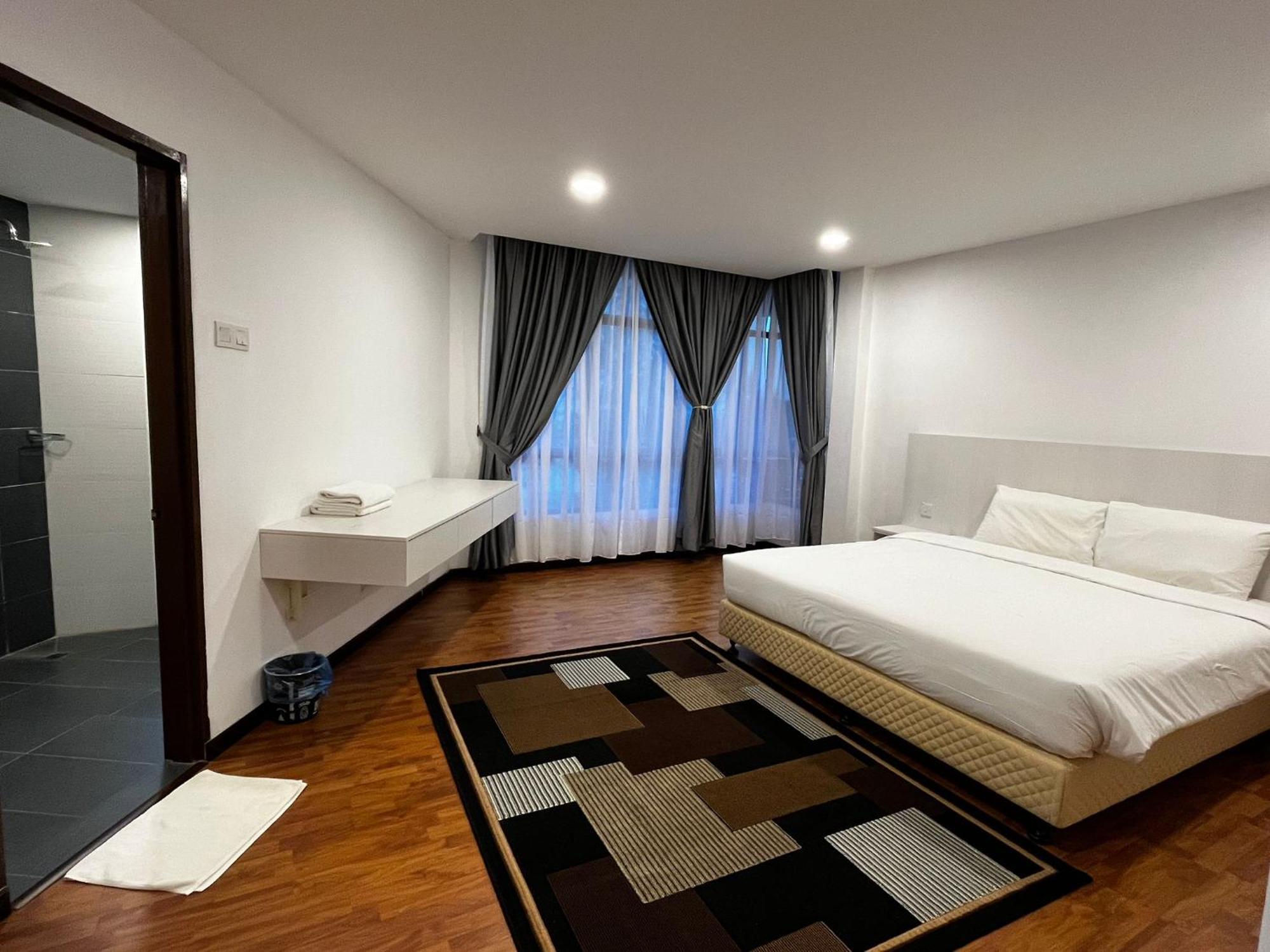 Holiday Homes At Samsuria Resort Kampung Sungai Ular Kültér fotó