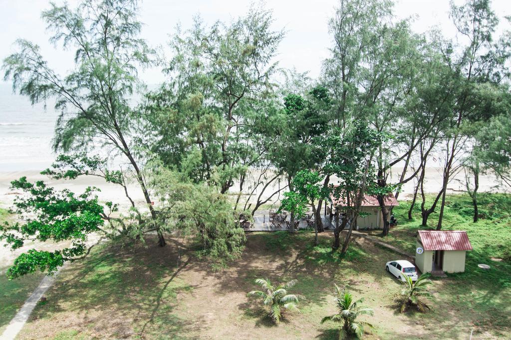 Holiday Homes At Samsuria Resort Kampung Sungai Ular Kültér fotó