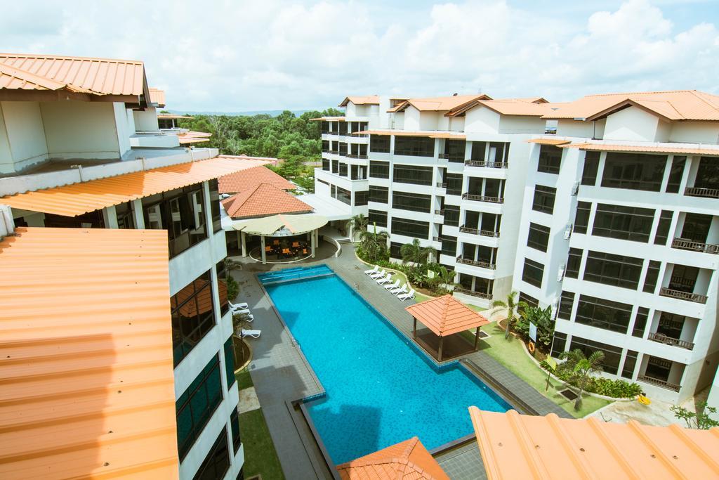 Holiday Homes At Samsuria Resort Kampung Sungai Ular Kültér fotó