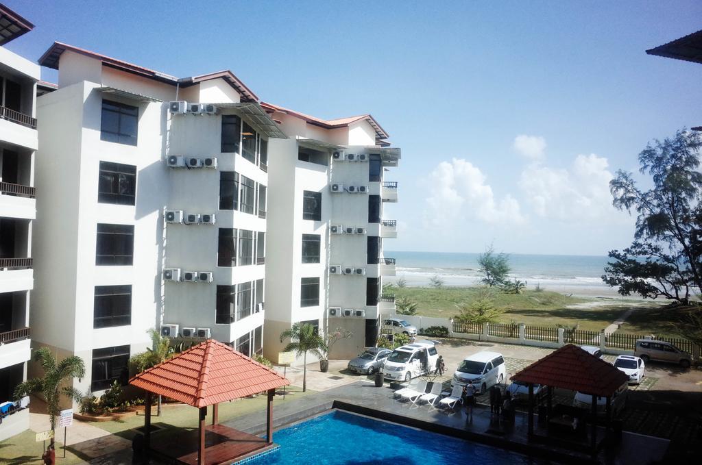 Holiday Homes At Samsuria Resort Kampung Sungai Ular Kültér fotó